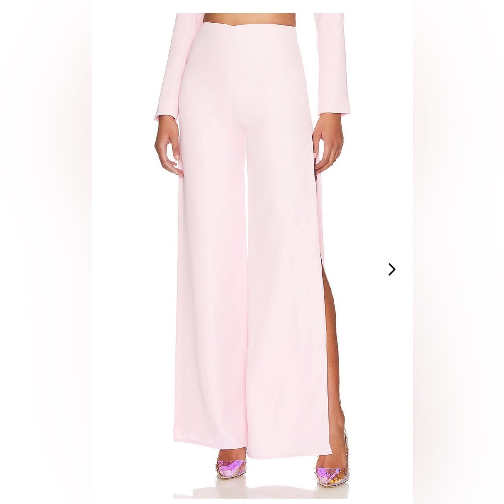 NWT Take It Higher Pant in Baby Pink Sz Small
Lovers and Friends Revolve Slits